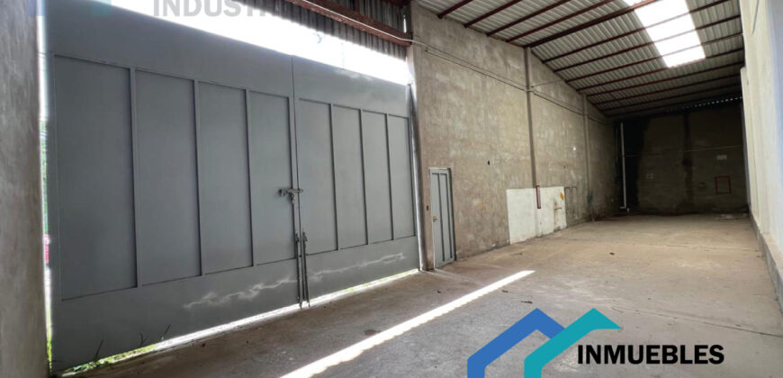 BODEGA COMERCIAL EN RENTA 110m² ACOLMAN